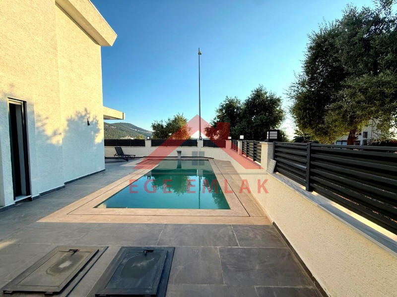 Didim Akbükde Satılık 3+1 Eşyalı Villa