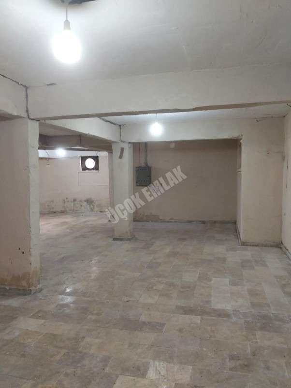 ⦉ AFYON ÜÇOK EMLAKTAN MAREŞAL FEVZİ ÇAKMAK MAH 220M² KİRALIK DEPO ⦊