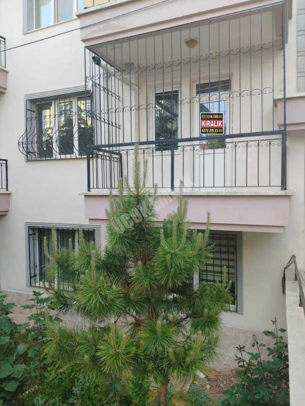 AFYON ÜÇOK EMLAKTAN ESENTEPE MAH KİRALIK 3+1 TEMİZ BAKIMLI DAİRE
