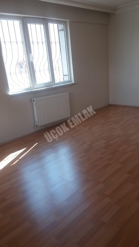AFYON ÜÇOK EMLAKTAN ESENTEPE MAH KİRALIK 3+1 TEMİZ BAKIMLI DAİRE
