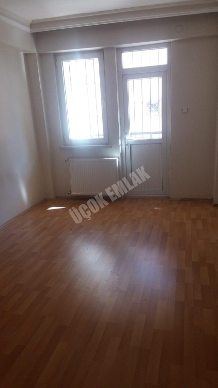 AFYON ÜÇOK EMLAKTAN ESENTEPE MAH KİRALIK 3+1 TEMİZ BAKIMLI DAİRE