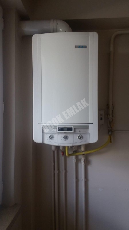AFYON ÜÇOK EMLAKTAN ESENTEPE MAH KİRALIK 3+1 TEMİZ BAKIMLI DAİRE