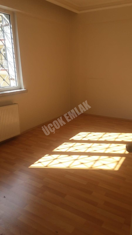 AFYON ÜÇOK EMLAKTAN ESENTEPE MAH KİRALIK 3+1 TEMİZ BAKIMLI DAİRE