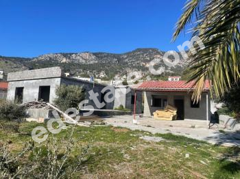 Girne Kozanköy'de Satılık 3+1 Bitmeye Yakın Müstakil Ev