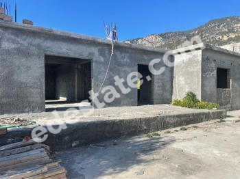 Girne Kozanköy'de Satılık 3+1 Bitmeye Yakın Müstakil Ev