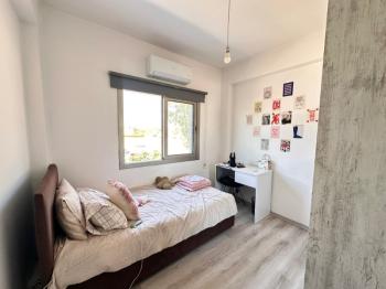 KÜÇÜK KAYMAKLI' DA TÜRK MALI SATILIK DAİRE