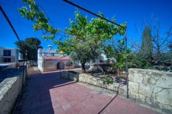 Girne Karşıyaka'da Satılık 3+1 Villa