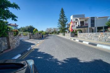 Girne Karşıyaka'da Satılık 3+1 Villa