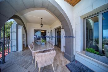 Girne Karşıyaka'da Satılık Lüks Villa 