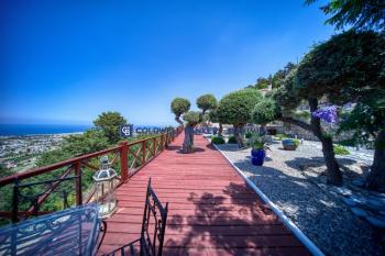Girne Karşıyaka'da Satılık Lüks Villa 