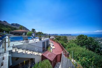 Girne Karşıyaka'da Satılık Lüks Villa 