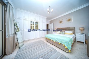 Girne Karşıyaka'da Satılık Lüks Villa 