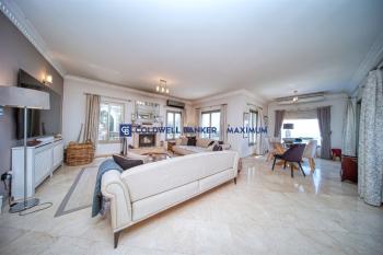 Girne Karşıyaka'da Satılık Lüks Villa 