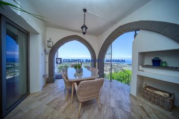Girne Karşıyaka'da Satılık Lüks Villa 