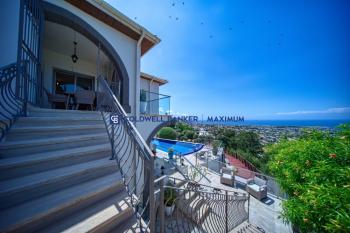 Girne Karşıyaka'da Satılık Lüks Villa 