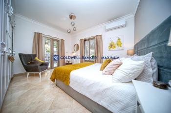 Girne Karşıyaka'da Satılık Lüks Villa 