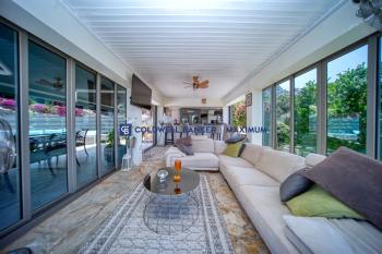 Girne Karşıyaka'da Satılık Lüks Villa 