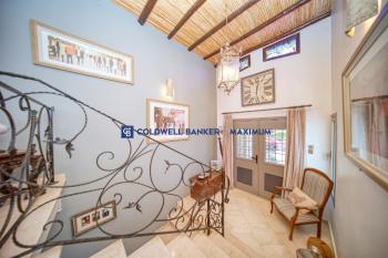 Girne Karşıyaka'da Satılık Lüks Villa 