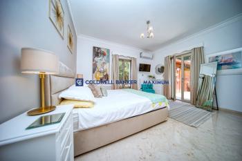 Girne Karşıyaka'da Satılık Lüks Villa 