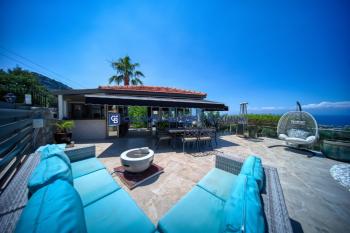 Girne Karşıyaka'da Satılık Lüks Villa 
