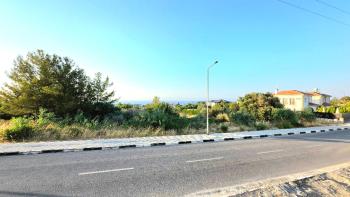 KKTC Girne Alsancak'ta Milli Park Üstü Site İçerisinde Taşınmaya Hazır Satılık 4+1 Lüks Villalar