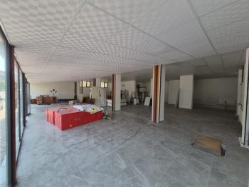 * AFYON ÜÇOK EMLAKTAN SAHİPATA MAH 260M² ZEMİN KAT İŞLEK CADDE ÜZERİ KİRALIK DÜKKAN *