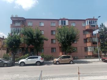 AFYON ÜÇOK EMLAKTAN DUMLUPINAR MAH KİRALIK 3+1 MERKEZİ KONUMDA DAİRE