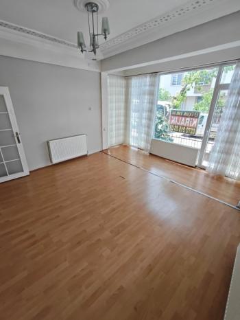 * AFYON ÜÇOK EMLAKTAN KANLICA MAH 3+1 110M² TEMİZ BAKIMLI KİRALIK DAİRE *