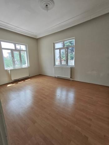 * AFYON ÜÇOK EMLAKTAN KANLICA MAH 3+1 110M² TEMİZ BAKIMLI KİRALIK DAİRE *