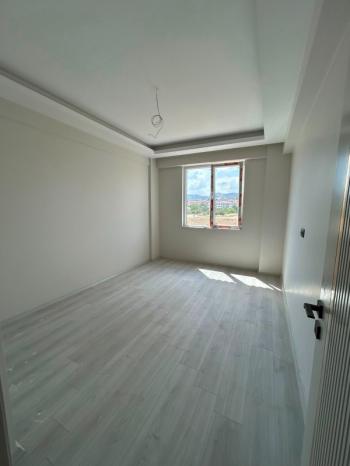 AFYON ÜÇOK EMLAKTAN ALİ İHSAN PAŞA MAH SIFIR EBEVEYN BANYOLU  3+1 115M² SATILIK LÜX DAİRELER 