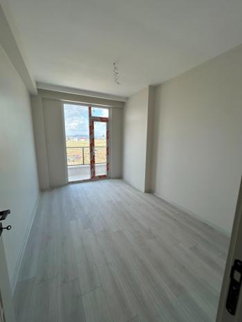AFYON ÜÇOK EMLAKTAN ALİ İHSAN PAŞA MAH SIFIR EBEVEYN BANYOLU  3+1 115M² SATILIK LÜX DAİRELER 