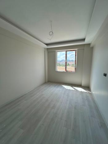 AFYON ÜÇOK EMLAKTAN ALİ İHSAN PAŞA MAH SIFIR EBEVEYN BANYOLU  3+1 115M² SATILIK LÜX DAİRELER 