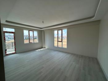 AFYON ÜÇOK EMLAKTAN ALİ İHSAN PAŞA MAH SIFIR EBEVEYN BANYOLU  3+1 115M² SATILIK LÜX DAİRELER 