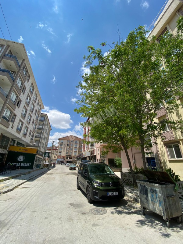 * AFYON ÜÇOK EMLAKTAN ERENLER MAH 1+1 45M² FULL EŞYALI KİRALIK DAİRE *