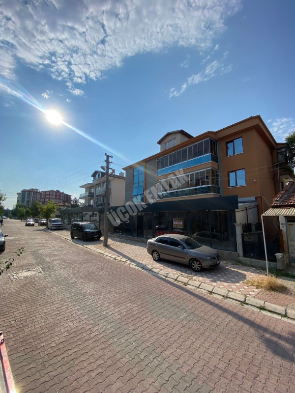 * AFYON ÜÇOK EMLAKTAN SAHİPATA MAH 260M² ZEMİN KAT İŞLEK CADDE ÜZERİ KİRALIK DÜKKAN *