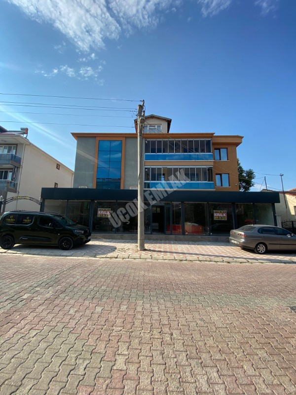 * AFYON ÜÇOK EMLAKTAN SAHİPATA MAH 260M² ZEMİN KAT İŞLEK CADDE ÜZERİ KİRALIK DÜKKAN *