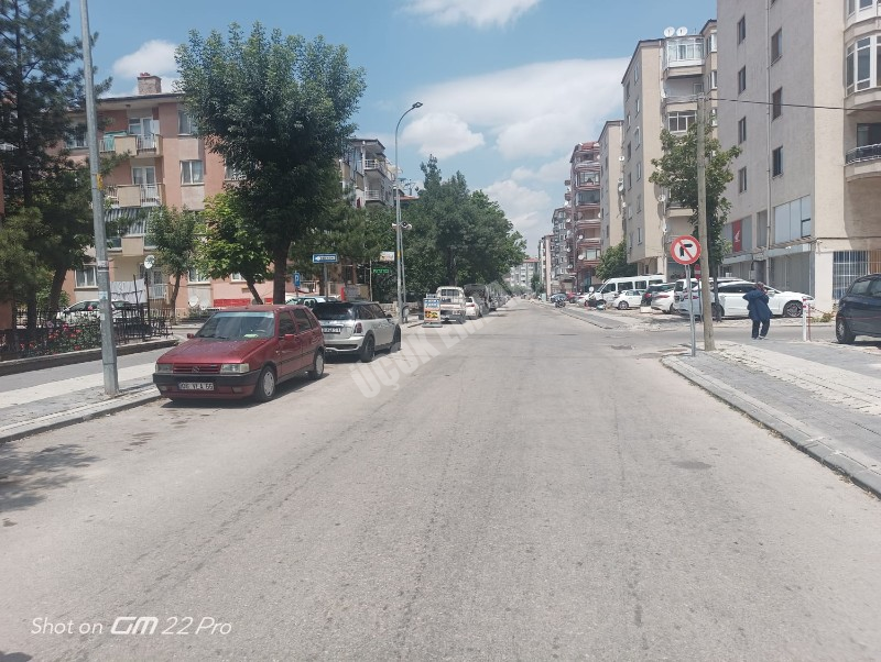 AFYON ÜÇOK EMLAKTAN DUMLUPINAR MAH KİRALIK 3+1 MERKEZİ KONUMDA DAİRE