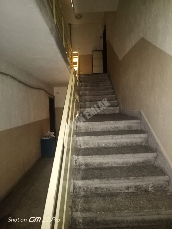 AFYON ÜÇOK EMLAKTAN DUMLUPINAR MAH KİRALIK 3+1 MERKEZİ KONUMDA DAİRE
