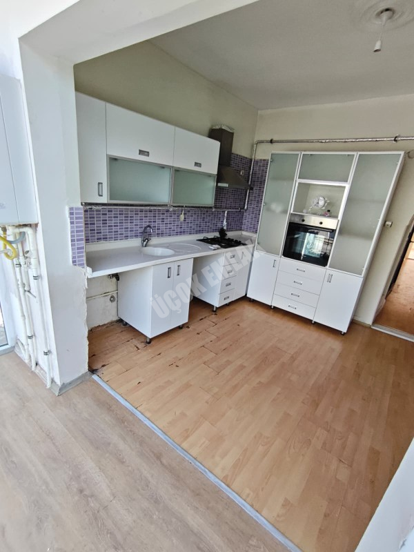 * AFYON ÜÇOK EMLAKTAN KANLICA MAH 3+1 110M² TEMİZ BAKIMLI KİRALIK DAİRE *