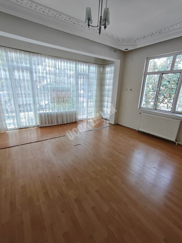 * AFYON ÜÇOK EMLAKTAN KANLICA MAH 3+1 110M² TEMİZ BAKIMLI KİRALIK DAİRE *