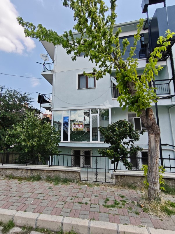 * AFYON ÜÇOK EMLAKTAN KANLICA MAH 3+1 110M² TEMİZ BAKIMLI KİRALIK DAİRE *