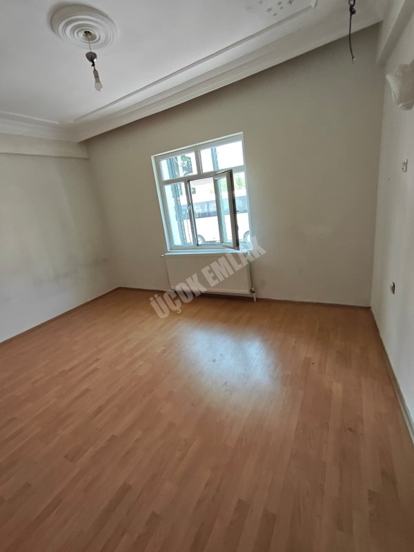 * AFYON ÜÇOK EMLAKTAN KANLICA MAH 3+1 110M² TEMİZ BAKIMLI KİRALIK DAİRE *