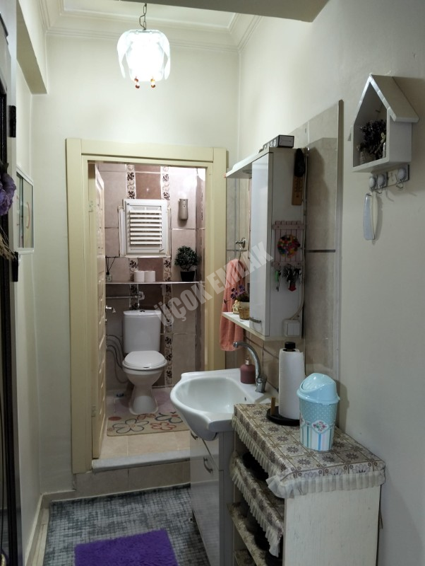 * AFYON ÜÇOK EMLAKTAN AMBARYOLU'NDA 2+1 115M² TEMİZ BAKIMLI MERKEZİ KONUMDA SATILIK DAİRE * 