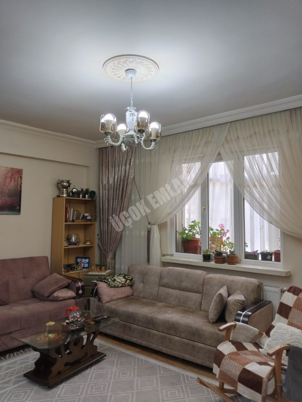 * AFYON ÜÇOK EMLAKTAN AMBARYOLU'NDA 2+1 115M² TEMİZ BAKIMLI MERKEZİ KONUMDA SATILIK DAİRE * 