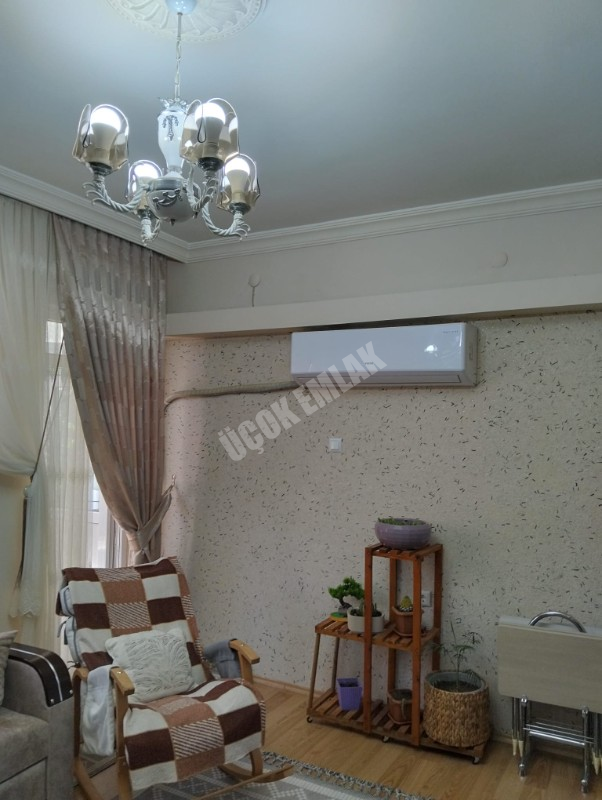 * AFYON ÜÇOK EMLAKTAN AMBARYOLU'NDA 2+1 115M² TEMİZ BAKIMLI MERKEZİ KONUMDA SATILIK DAİRE * 