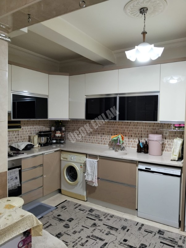 * AFYON ÜÇOK EMLAKTAN AMBARYOLU'NDA 2+1 115M² TEMİZ BAKIMLI MERKEZİ KONUMDA SATILIK DAİRE * 