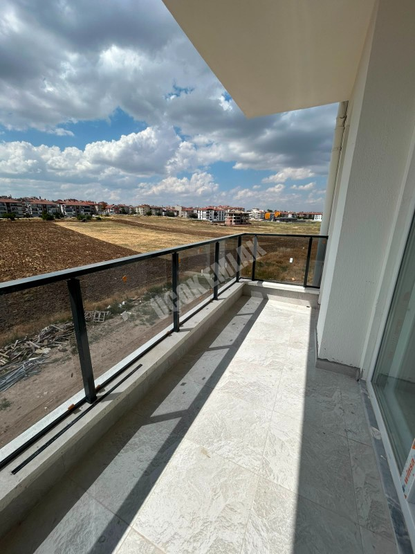 AFYON ÜÇOK EMLAKTAN ALİ İHSAN PAŞA MAH SIFIR EBEVEYN BANYOLU  3+1 115M² SATILIK LÜX DAİRELER 