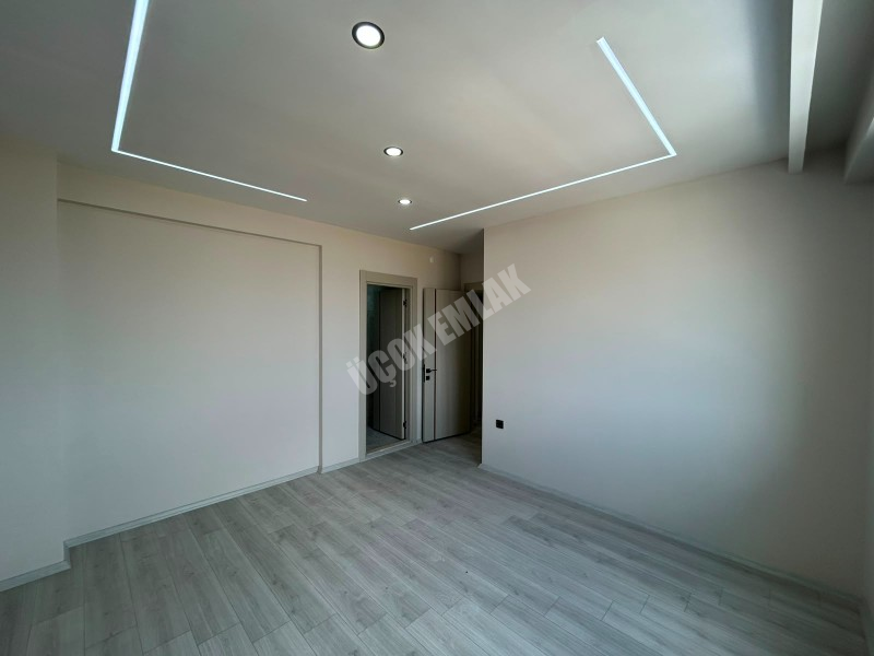 AFYON ÜÇOK EMLAKTAN ALİ İHSAN PAŞA MAH SIFIR EBEVEYN BANYOLU  3+1 115M² SATILIK LÜX DAİRELER 