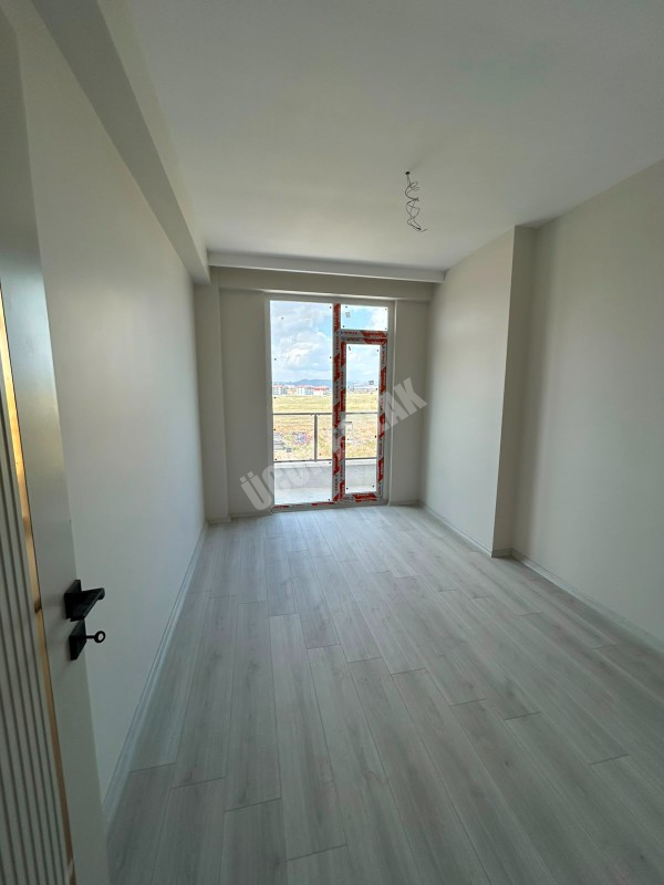 AFYON ÜÇOK EMLAKTAN ALİ İHSAN PAŞA MAH SIFIR EBEVEYN BANYOLU  3+1 115M² SATILIK LÜX DAİRELER 