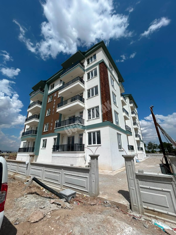 AFYON ÜÇOK EMLAKTAN ALİ İHSAN PAŞA MAH SIFIR EBEVEYN BANYOLU  3+1 115M² SATILIK LÜX DAİRELER 